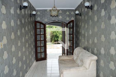 Casa para alugar com 4 quartos, 530m² em Jardim Santa Paula, Cotia