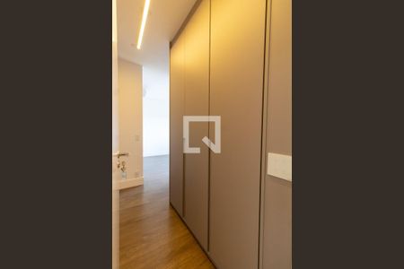 CLOSET DA SUITE 1 de apartamento para alugar com 3 quartos, 119m² em Nova Campinas, Campinas