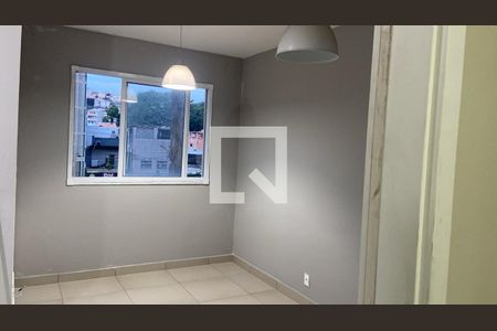 Sala de apartamento para alugar com 2 quartos, 40m² em Vila Zat, São Paulo