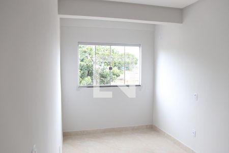 Quarto 01 de apartamento para alugar com 2 quartos, 45m² em Setor Crimeia Oeste, Goiânia