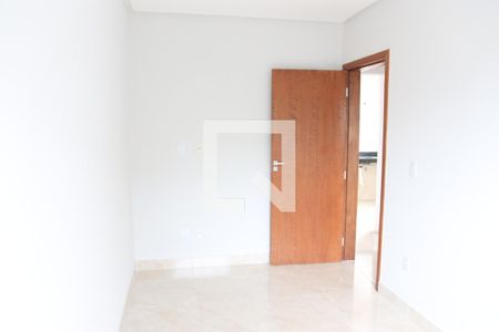 Quarto 01 de apartamento para alugar com 2 quartos, 45m² em Setor Crimeia Oeste, Goiânia