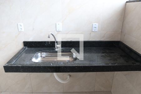 Cozinha de apartamento para alugar com 2 quartos, 45m² em Setor Crimeia Oeste, Goiânia