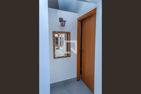Área comum-Porta entrada banheiro da piscina de casa para alugar com 5 quartos, 400m² em Recanto Jatobá, Americana