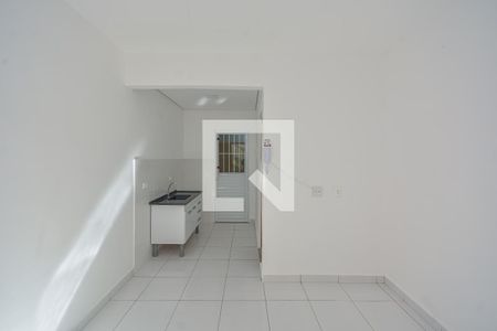 Sala/Cozinha de apartamento para alugar com 1 quarto, 22m² em Parque Grajaú, São Paulo