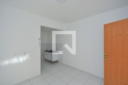Sala/Cozinha de kitnet/studio para alugar com 1 quarto, 22m² em Parque Grajau, São Paulo