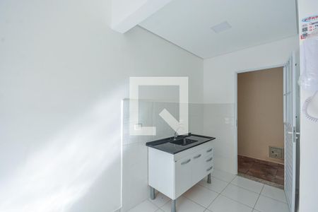 Sala/Cozinha de kitnet/studio para alugar com 1 quarto, 22m² em Parque Grajau, São Paulo