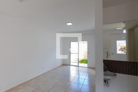 Sala de casa de condomínio à venda com 3 quartos, 87m² em Chácara Primavera, Campinas
