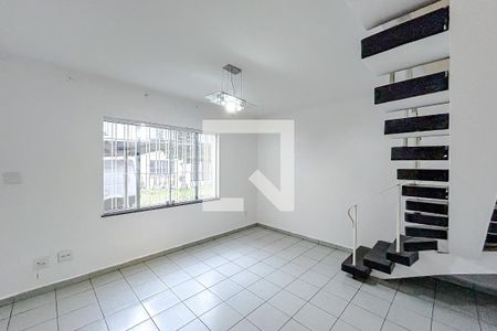 Sala de casa de condomínio à venda com 4 quartos, 108m² em Cidade Mãe do Céu, São Paulo