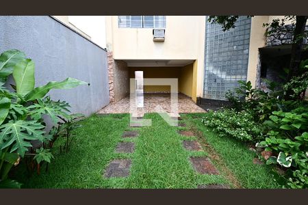 Casa para alugar com 4 quartos, 300m² em Santa Genoveva, Goiânia