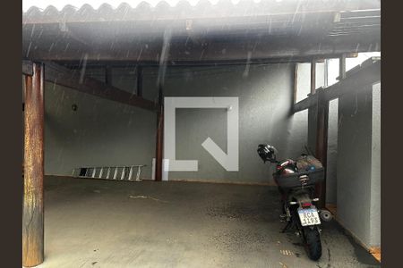 Casa para alugar com 4 quartos, 300m² em Santa Genoveva, Goiânia