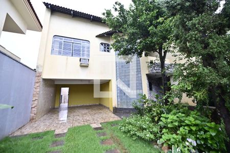 Casa para alugar com 4 quartos, 300m² em Santa Genoveva, Goiânia
