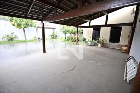 Casa para alugar com 4 quartos, 300m² em Santa Genoveva, Goiânia