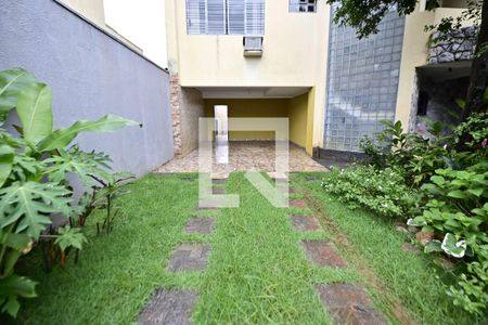 Casa para alugar com 4 quartos, 300m² em Santa Genoveva, Goiânia