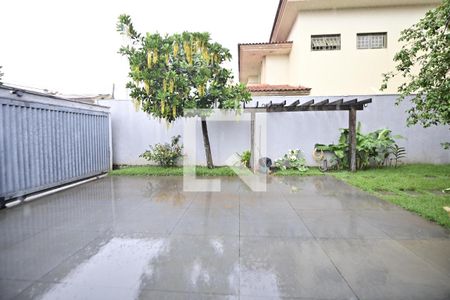 Casa para alugar com 4 quartos, 300m² em Santa Genoveva, Goiânia