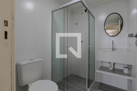 Banheiro de apartamento para alugar com 2 quartos, 55m² em Vila Mogilar, Mogi das Cruzes