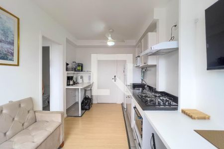 Sala e cozinha de apartamento para alugar com 1 quarto, 30m² em Sé, São Paulo