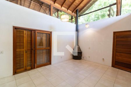 Sala de casa à venda com 3 quartos, 730m² em Vila Conceição, Porto Alegre