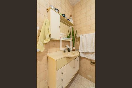 Banheiro de casa à venda com 2 quartos, 259m² em Condomínio Maracanã, Santo André