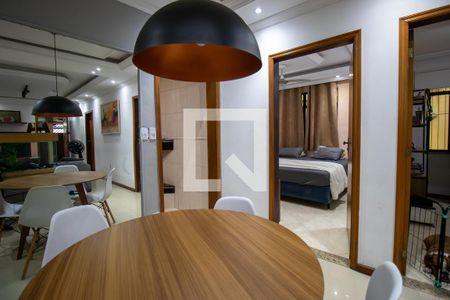 Sala de casa para alugar com 4 quartos, 250m² em Vila da Penha, Rio de Janeiro