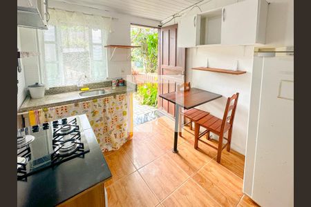 Sala/Cozinha de apartamento para alugar com 1 quarto, 30m² em Ingleses do Rio Vermelho, Florianópolis