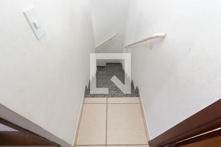 Escada de casa de condomínio à venda com 3 quartos, 60m² em Vila Regina, São Paulo