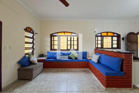 Sala de casa para alugar com 2 quartos, 175m² em Vilamar, Praia Grande
