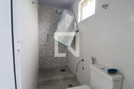 Banheiro Social de apartamento para alugar com 2 quartos, 100m² em Jardim Tres Marias, Guarujá