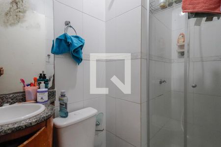 Banheiro da Suíte de casa para alugar com 2 quartos, 130m² em Vila Gustavo, São Paulo