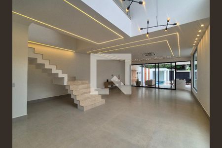 Sala  de casa de condomínio à venda com 5 quartos, 450m² em Barra da Tijuca, Rio de Janeiro