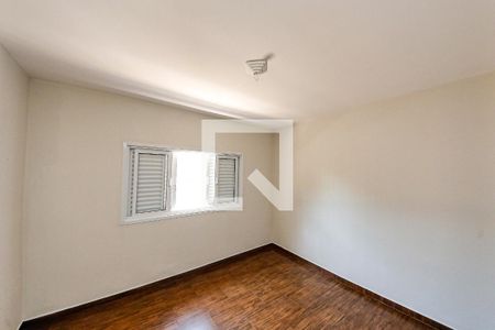 Casa para alugar com 3 quartos, 230m² em Vila Paulo Silas, São Paulo