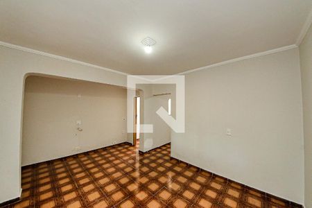 Casa para alugar com 3 quartos, 230m² em Vila Paulo Silas, São Paulo