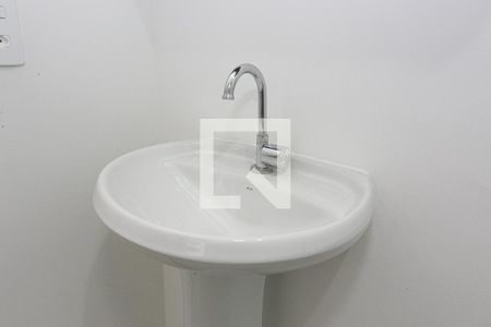 Banheiro Suíte de apartamento para alugar com 1 quarto, 27m² em Parque Industrial Tomas Edson, São Paulo