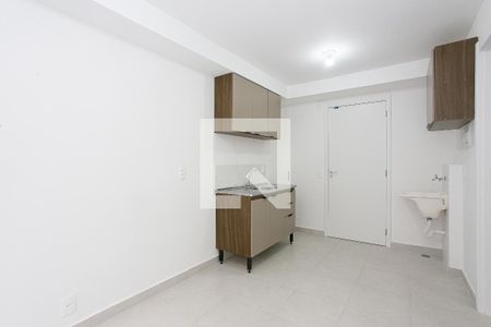 Sala de apartamento para alugar com 1 quarto, 27m² em Parque Industrial Tomas Edson, São Paulo