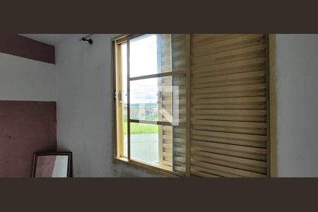 Quarto 01 vista de apartamento para alugar com 2 quartos, 52m² em Chacara Dona Escolastica, Itaquaquecetuba