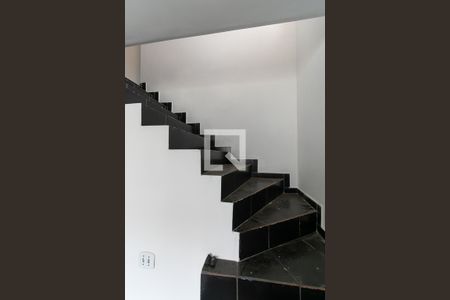 Escada de casa à venda com 4 quartos, 149m² em Jardim Tiete, São Paulo