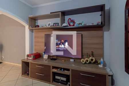 Sala de casa para alugar com 4 quartos, 210m² em Parque Paineiras, São Paulo