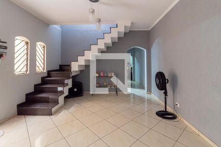 Sala de casa para alugar com 4 quartos, 210m² em Parque Paineiras, São Paulo