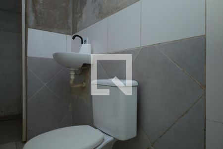 Banheiro de casa para alugar com 1 quarto, 40m² em Cidade Tiradentes, São Paulo