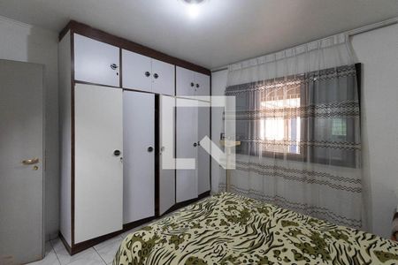 Suíte  de casa à venda com 4 quartos, 309m² em Vila Nivi, São Paulo