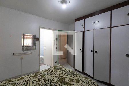 Suíte  de casa à venda com 4 quartos, 309m² em Vila Nivi, São Paulo