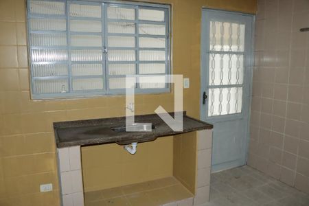 Casa para alugar com 2 quartos, 60m² em Jardim Santo Eduardo, Embu das Artes