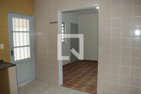 Casa para alugar com 2 quartos, 60m² em Jardim Santo Eduardo, Embu das Artes