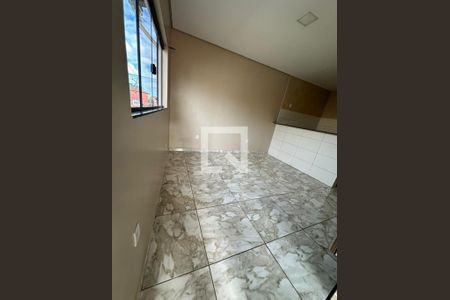 Apartamento para alugar com 2 quartos, 60m² em QR 212, Brasília