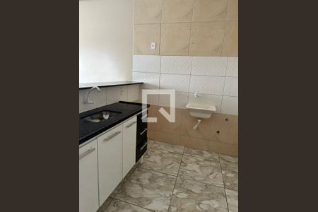 Cozinha de apartamento para alugar com 2 quartos, 60m² em QR 212, Brasília
