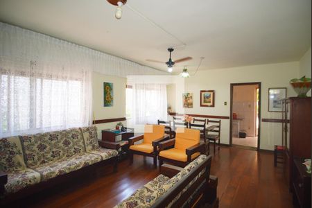 Sala 1 de casa à venda com 3 quartos, 600m² em Bom Jesus, Porto Alegre