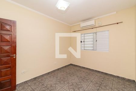 Quarto 1 de casa para alugar com 3 quartos, 200m² em Vila Ré, São Paulo