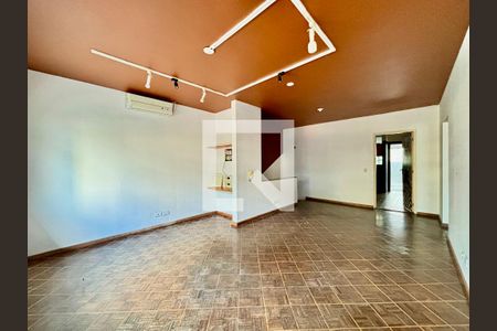 Cômodo 1  de casa para alugar com 2 quartos, 192m² em Sumarezinho, São Paulo