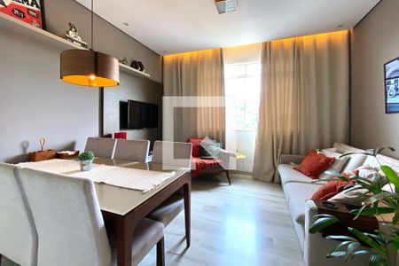 Sala de apartamento à venda com 2 quartos, 65m² em Serra, Belo Horizonte