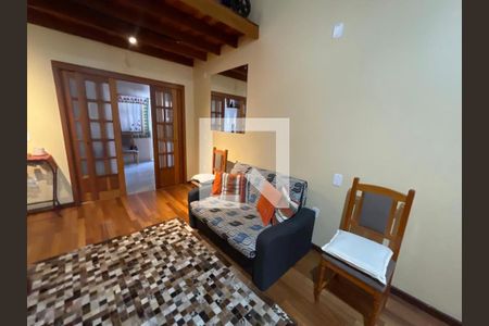 Casa à venda com 3 quartos, 116m² em Petrópolis, Novo Hamburgo