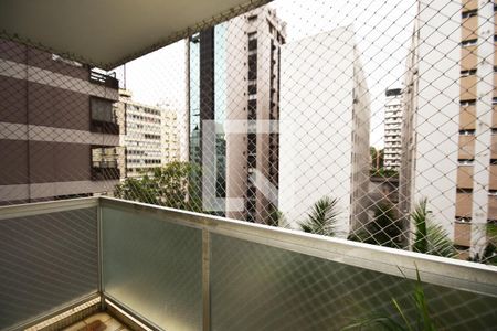 varanda sala de estar de apartamento para alugar com 3 quartos, 90m² em Cerqueira César, São Paulo